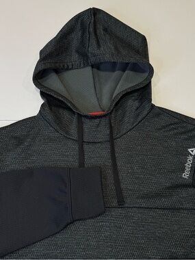 Reebok Men's Large Black Dark Grey Sweatshirt Hoodie Pullover Workout